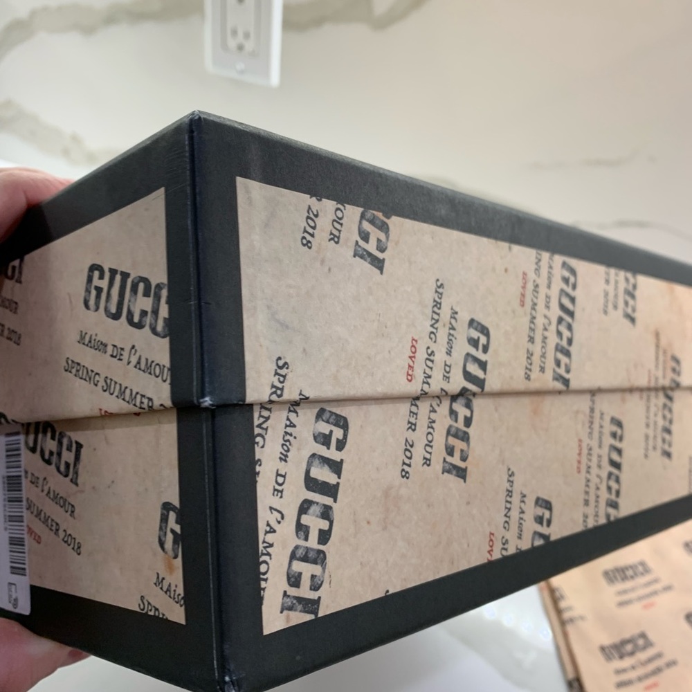 Gucci empty shoe box with 2 dust bags - Picture 3 of 16